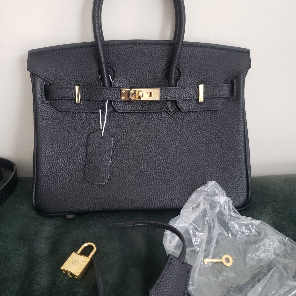 Walmart Viral Bag. SOLD OUT Black With Gold Hardware. Size 25cm 100% Leather